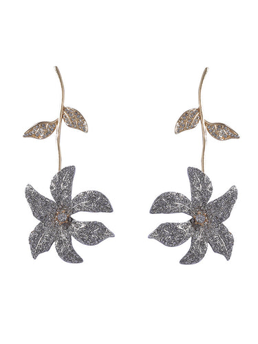 1746917 Ohrringe mit Strasssteinen in Blumenform 
