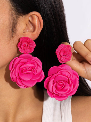 1786533 Flower Shape Drop Earrings