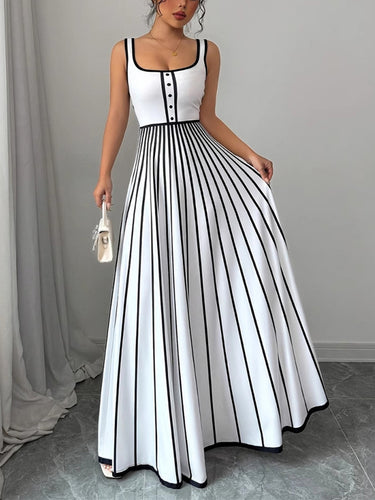 Robe longue plissée rayée à fines bretelles