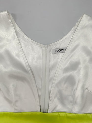 1666501 A-Line High Waisted Contrast Color Pleated Zipper Deep V-Neck Maxi Dresses