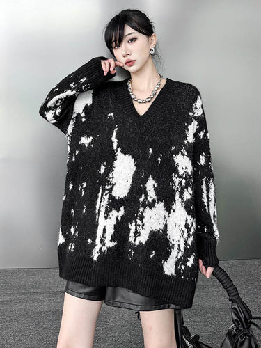 1720194 Long Sleeves Loose Abstract Printed Contrast Color Ribs Split-Joint V-Neck Sweater Tops