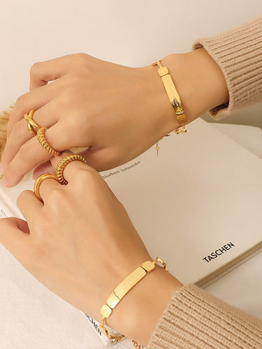 Düz renkli bilezik aksesuarları