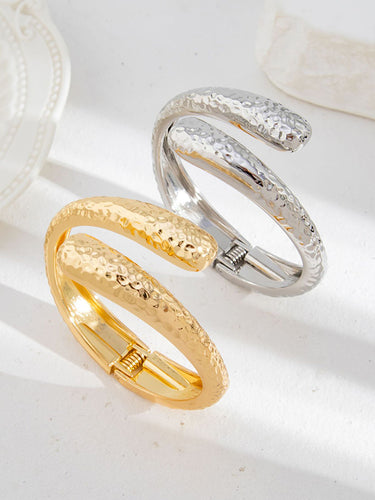 1715929 Irregularity Geometric Pleated Shiny Bracelet Accessories