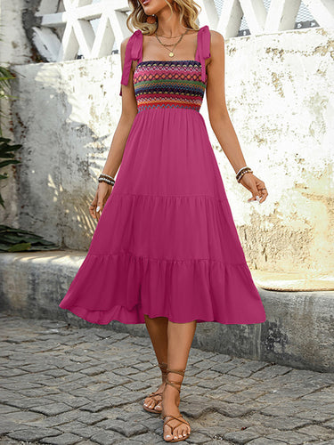 1749125 A-Linie, hoch tailliert, kontrastfarbenes Jacquard-Midikleid mit Falten, geteilten Gelenken und verstellbaren Trägern