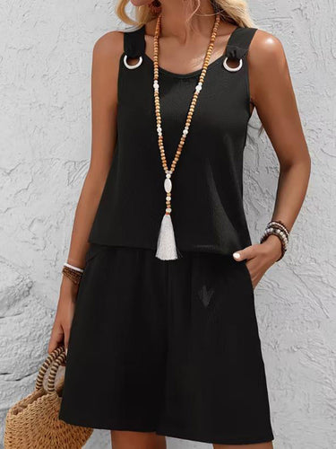 1772284 Blusas holgadas sin mangas, de color liso y cuello redondo con aberturas&SConjunto de dos piezas: top corto y shorts con bolsillos.