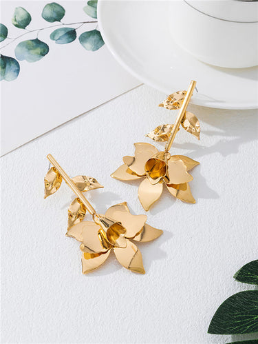 1749466 Flower Shape Earrings Accessories