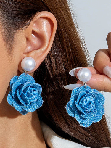 1786541 Flower Shape Drop Earrings