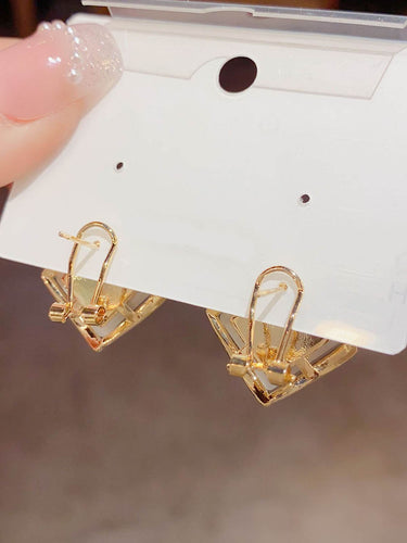 1773818 Geometric Earrings Accessories