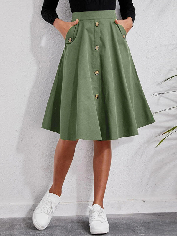 Stylingidee met casual A-lijnrok met knopen en plooien