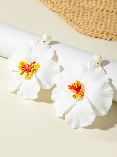1784826 Flower Shape Drop Earrings