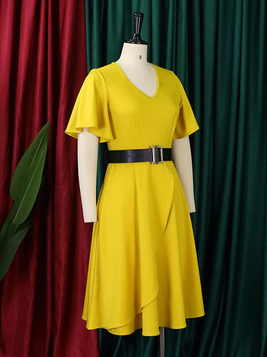 Recorte irregular PLUS TAMANHO CINELOD SOLID ROUNCE ROUNCE MIDI DRESS